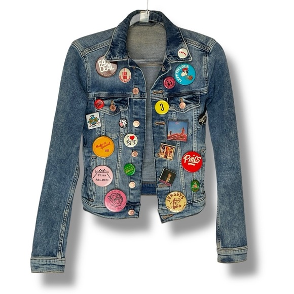 Vintage Jackets & Blazers - Vintage Jean Jacket Custom 80s 90s Pinback Buttons Pins Blue Denim Size Small